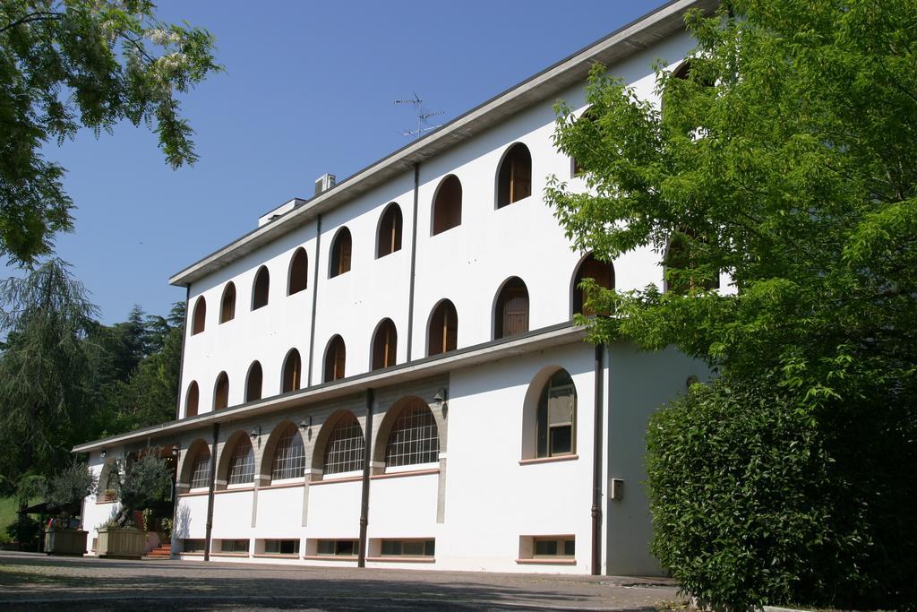 Hotel Missirini Фратта-Терме Екстер'єр фото