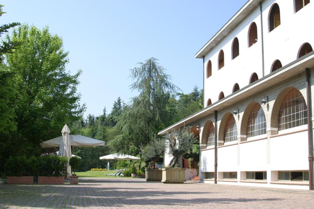Hotel Missirini Фратта-Терме Екстер'єр фото