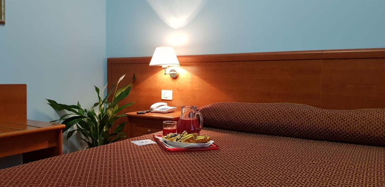 Hotel Missirini Фратта-Терме Екстер'єр фото