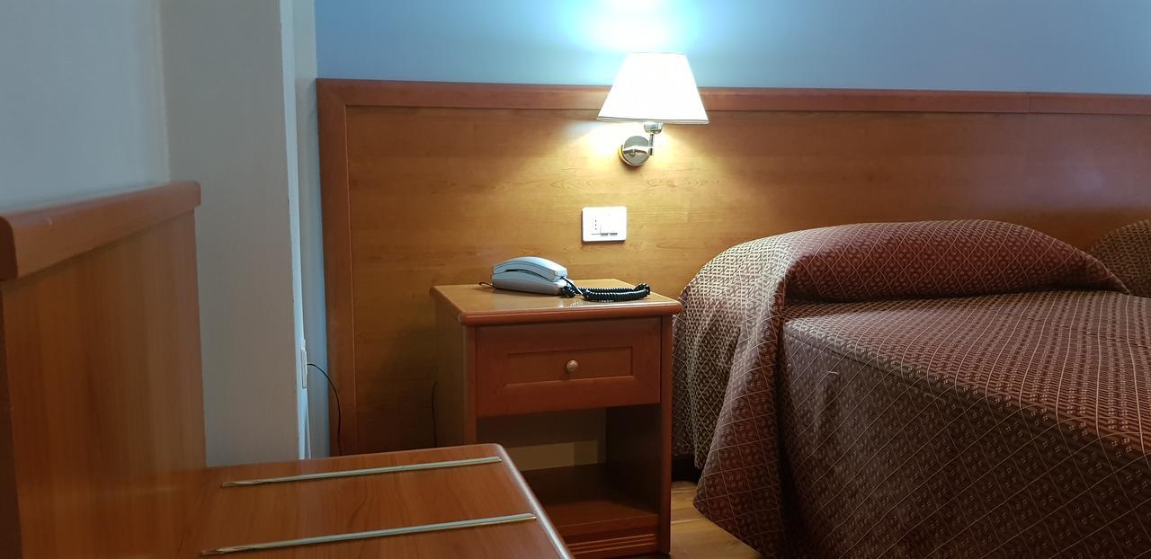 Hotel Missirini Фратта-Терме Екстер'єр фото