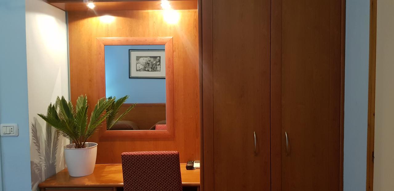 Hotel Missirini Фратта-Терме Екстер'єр фото